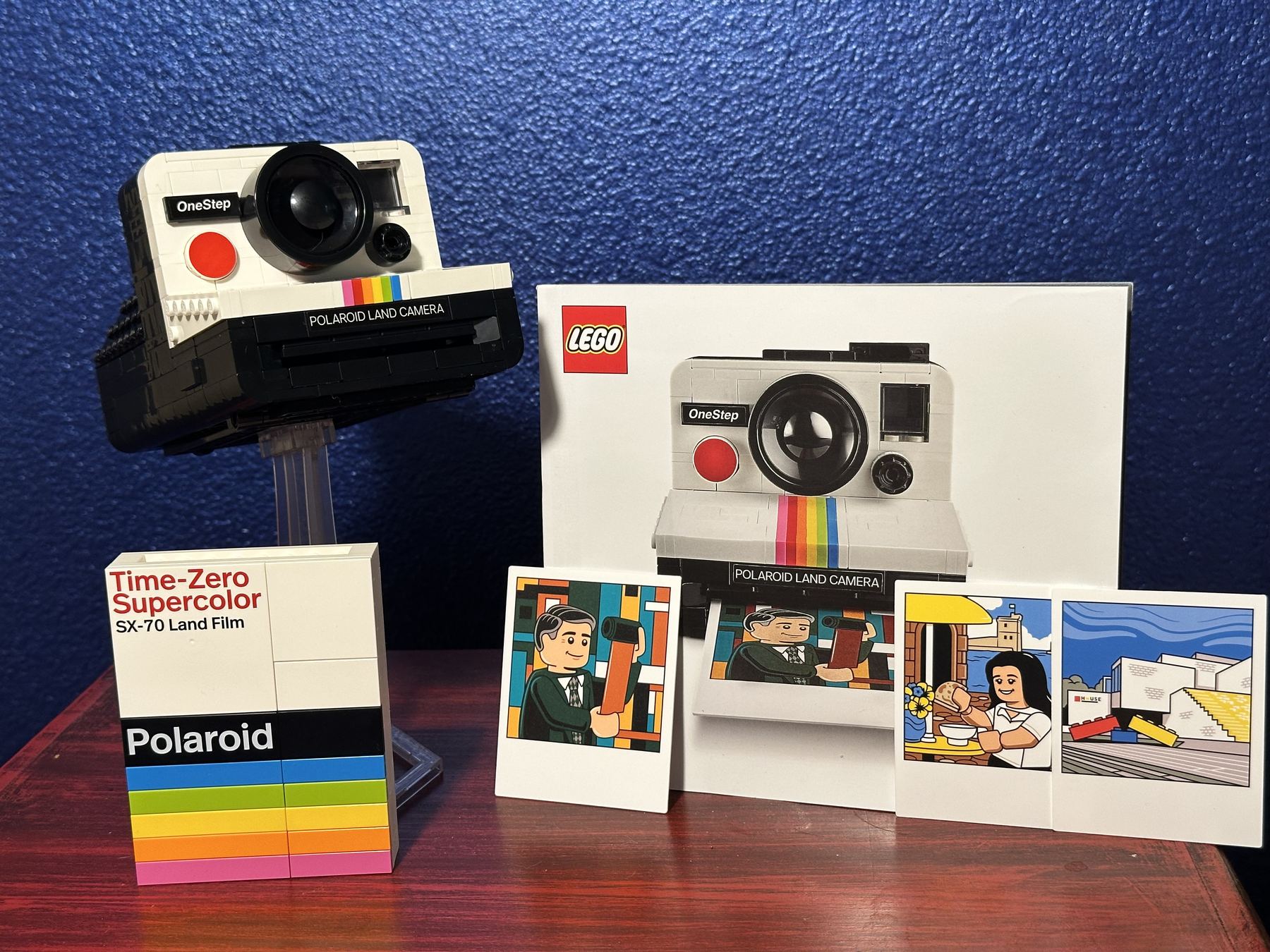 Completed 516-piece LEGO Icons retro Polaroid OneStep camera build, HappyCat Builders